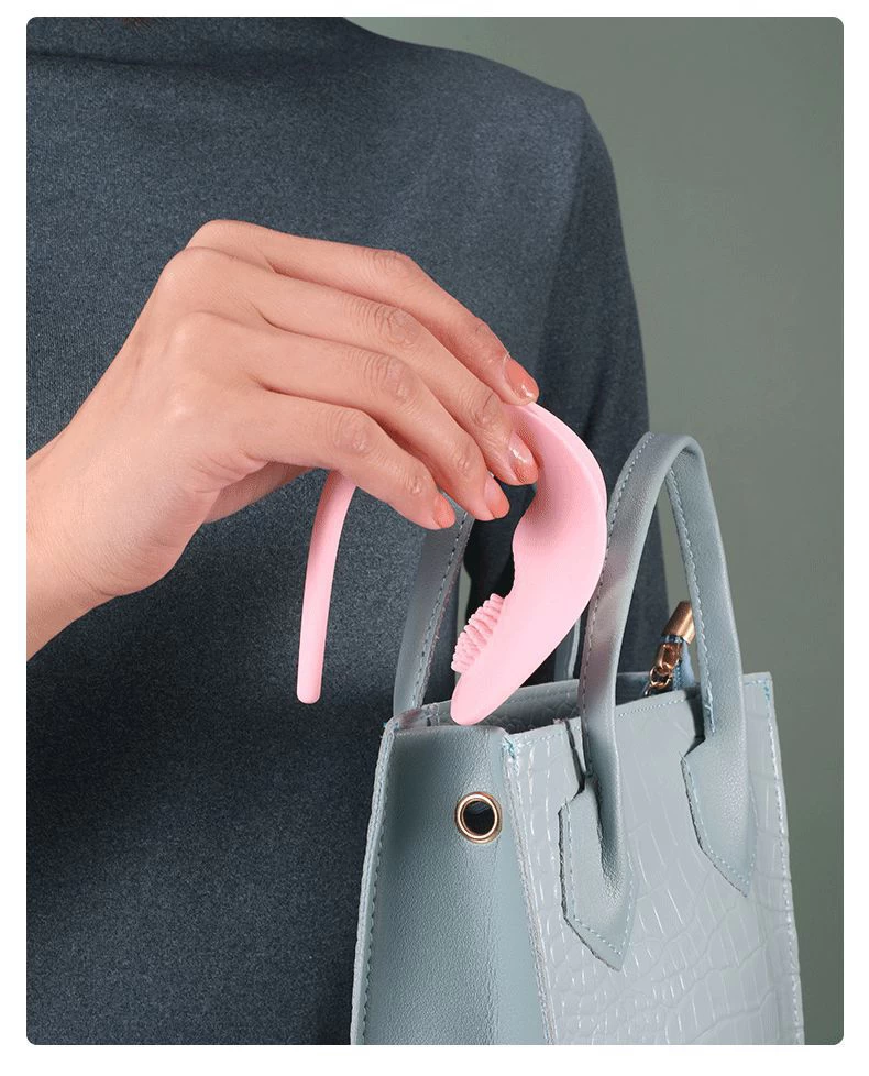 Kích thước nhỏ gọn giúp bạn mang theo bất kỳ đâu