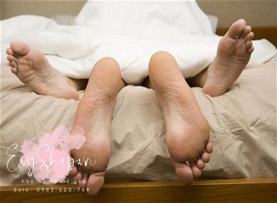 Bị cấm vận chuyện chăn gối, rất dễ… làm liều