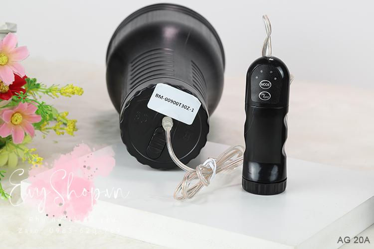 động cơ rung được gắn phía dưới, gắn với dây nối điều khiển