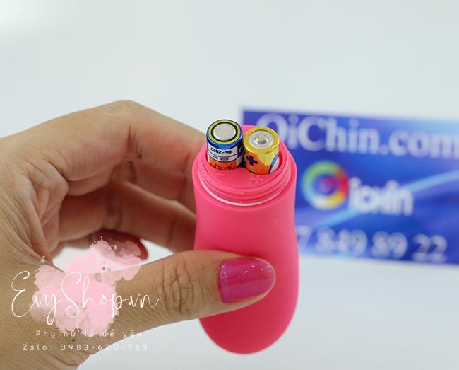 Remote của Ultra Passionnate sử dụng 2 pin AAA Remote của Ultra Passionnate sử dụng 2 pin AAA