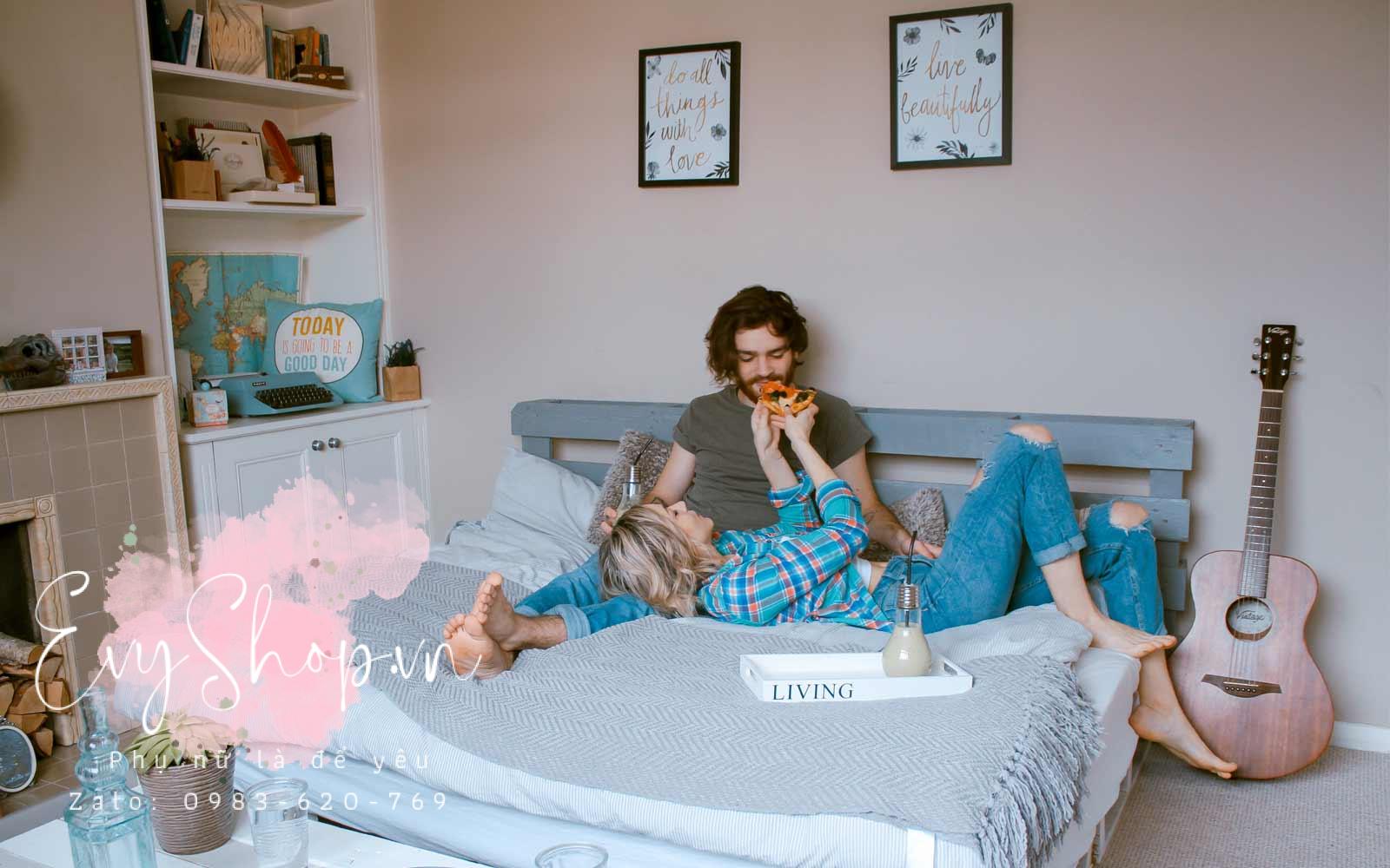 cặp đôi ăn pizza - chinh phục phụ nữ xử nữ