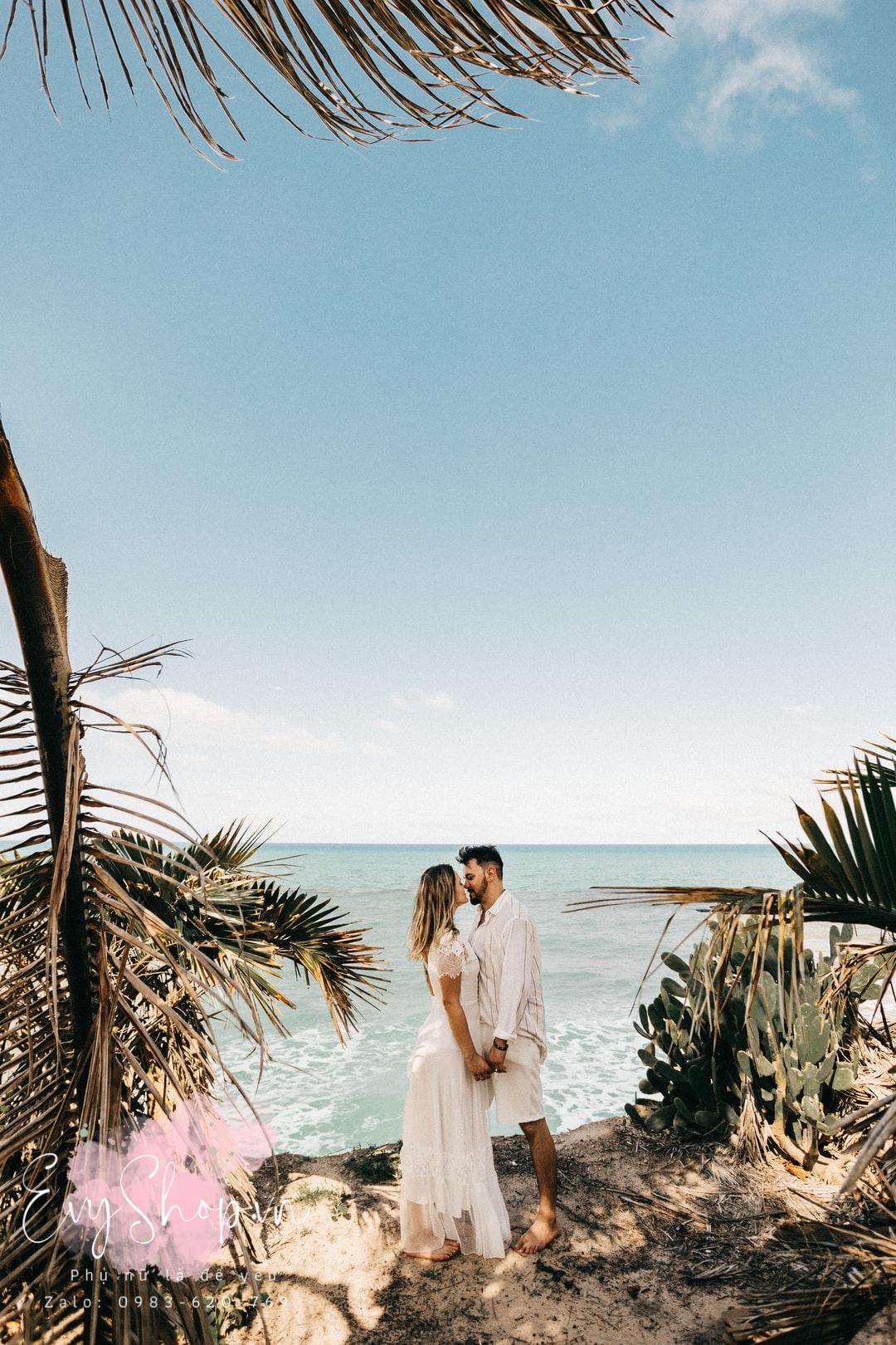 cặp đôi hôn nhau ở biển - chinh phục phụ nữ xử nữ 2