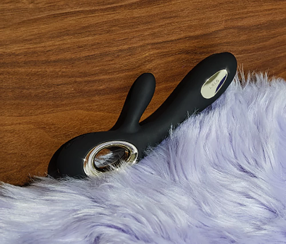 lelo-soraya-wave-dual-action-massage-2